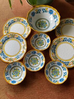 Pier 1 Cortona Melamine Italian Design Set Of 4 Plates And Bowls